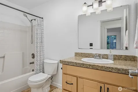 1475 N 200th Street Shoreline WA 98133