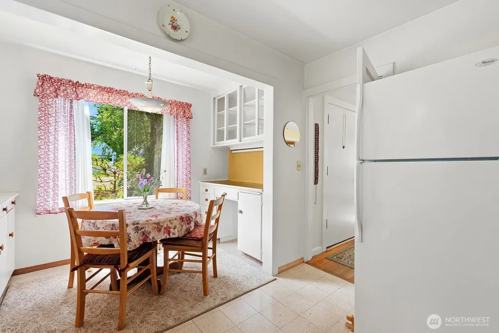 236 SW 131st Street Burien WA 98146