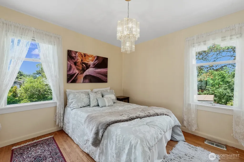 236 SW 131st Street Burien WA 98146