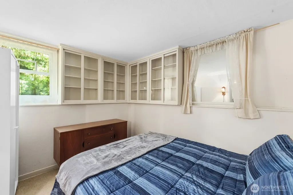 236 SW 131st Street Burien WA 98146