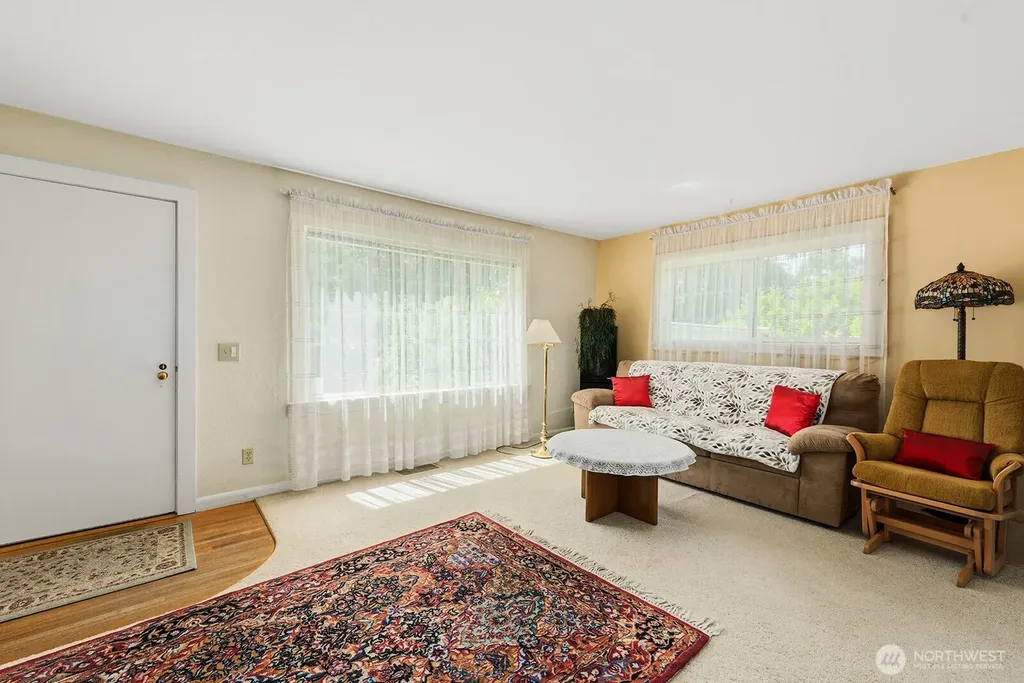 236 SW 131st Street Burien WA 98146