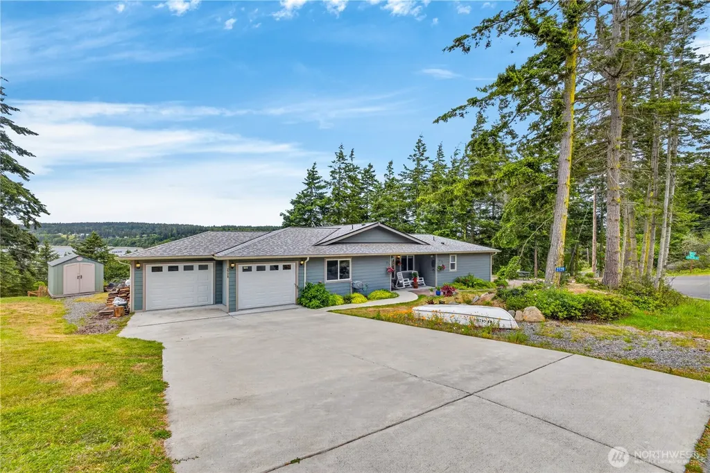 2729 Van Dee Avenue Greenbank WA 98253