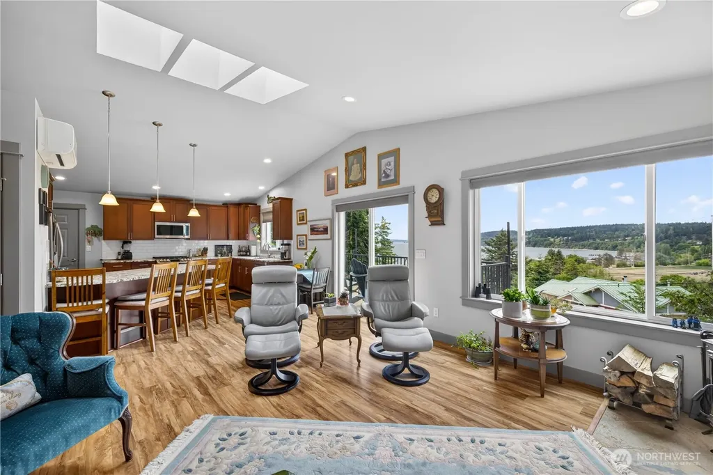 2729 Van Dee Avenue Greenbank WA 98253