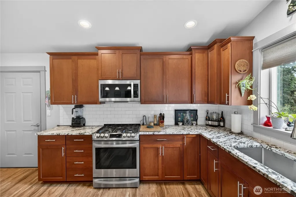 2729 Van Dee Avenue Greenbank WA 98253