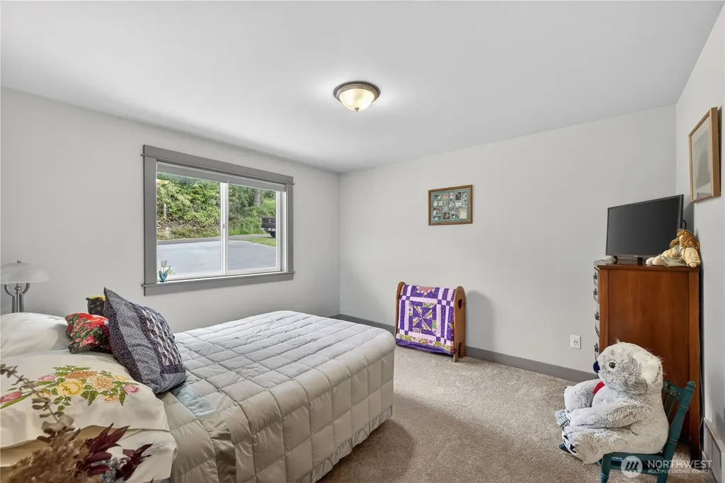 2729 Van Dee Avenue Greenbank WA 98253