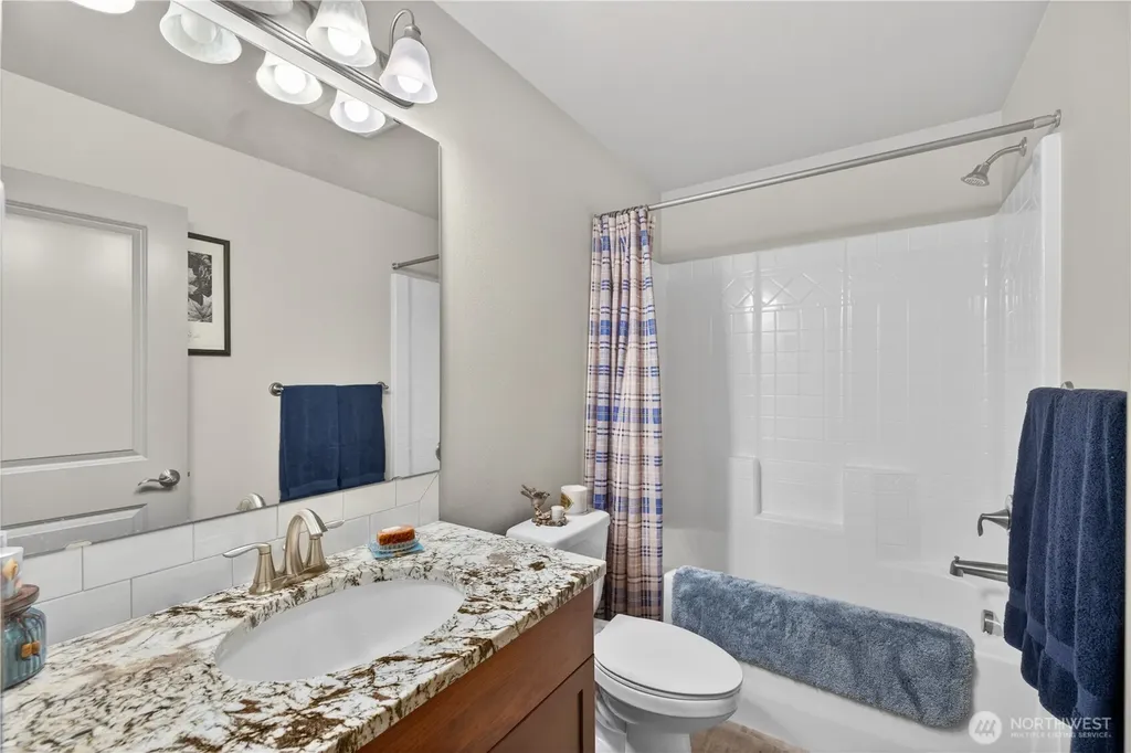 2729 Van Dee Avenue Greenbank WA 98253
