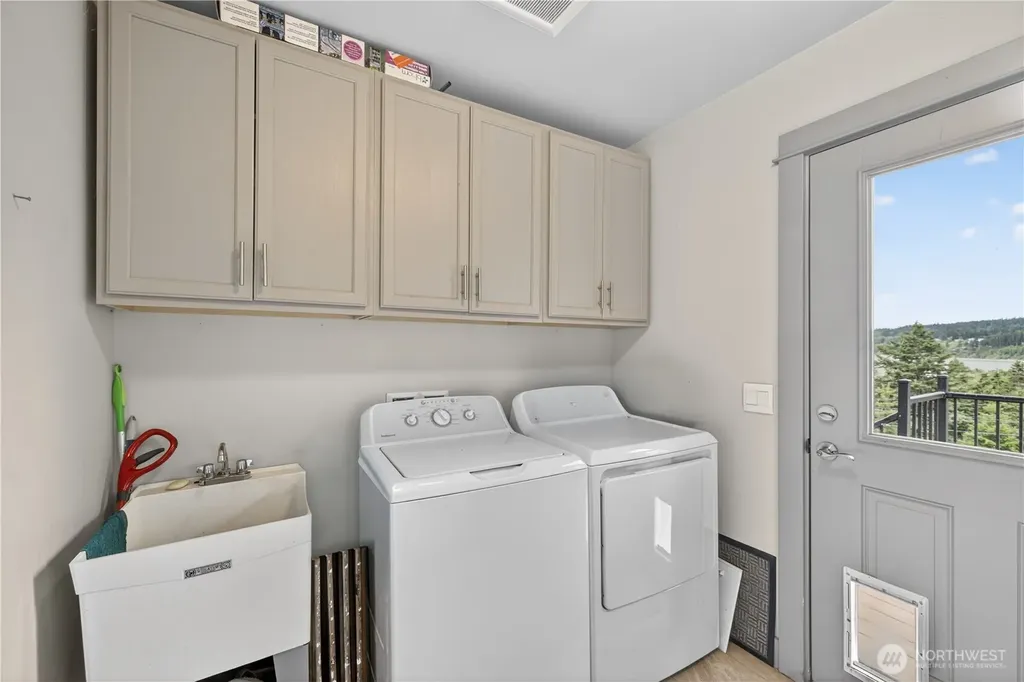 2729 Van Dee Avenue Greenbank WA 98253