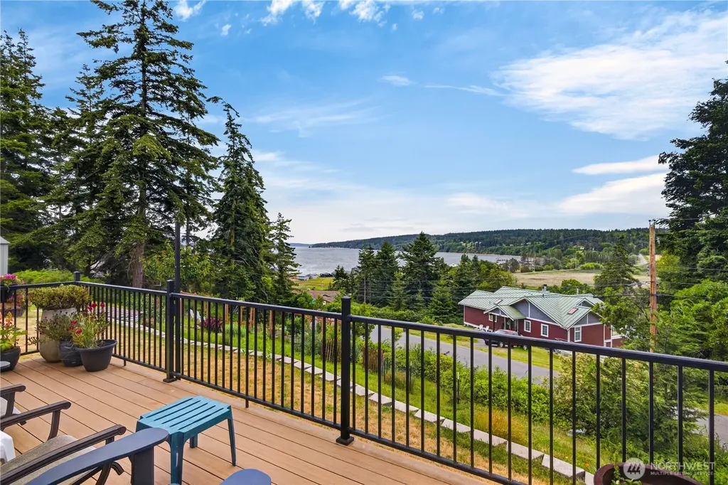 2729 Van Dee Avenue Greenbank WA 98253