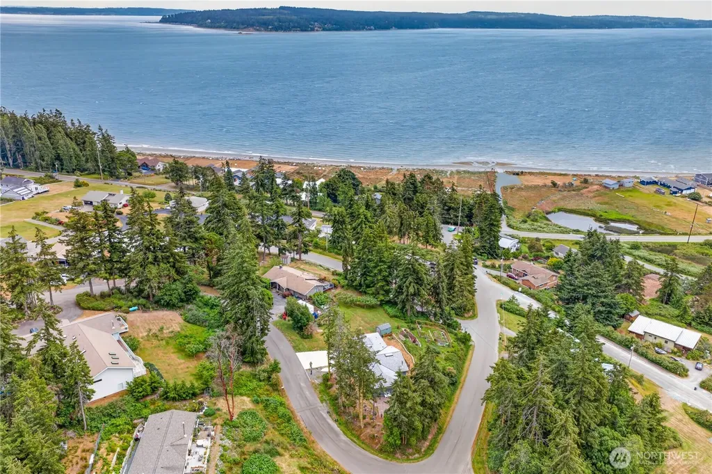 2729 Van Dee Avenue Greenbank WA 98253