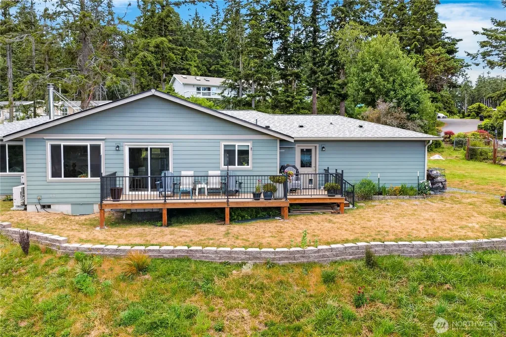 2729 Van Dee Avenue Greenbank WA 98253