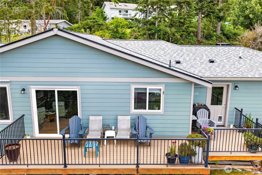 2729 Van Dee Avenue Greenbank WA 98253