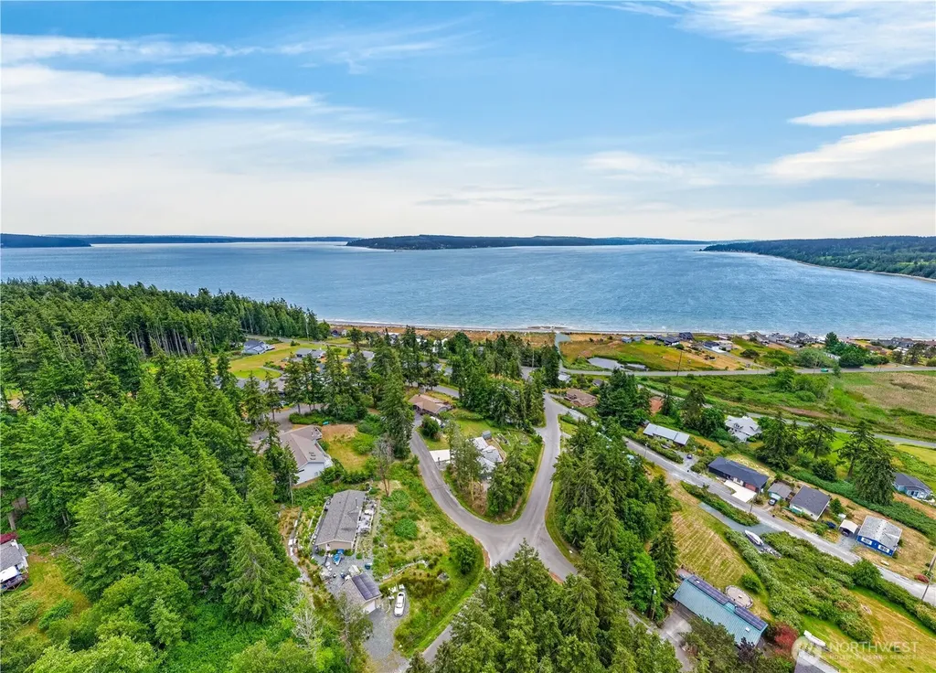 2729 Van Dee Avenue Greenbank WA 98253
