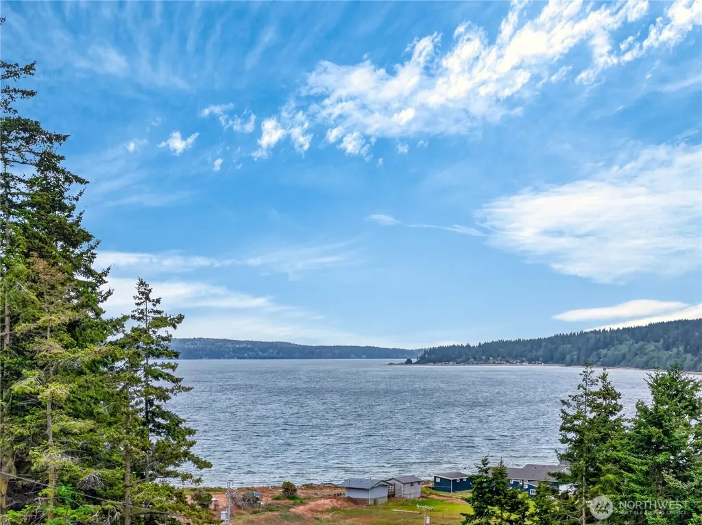 2729 Van Dee Avenue Greenbank WA 98253
