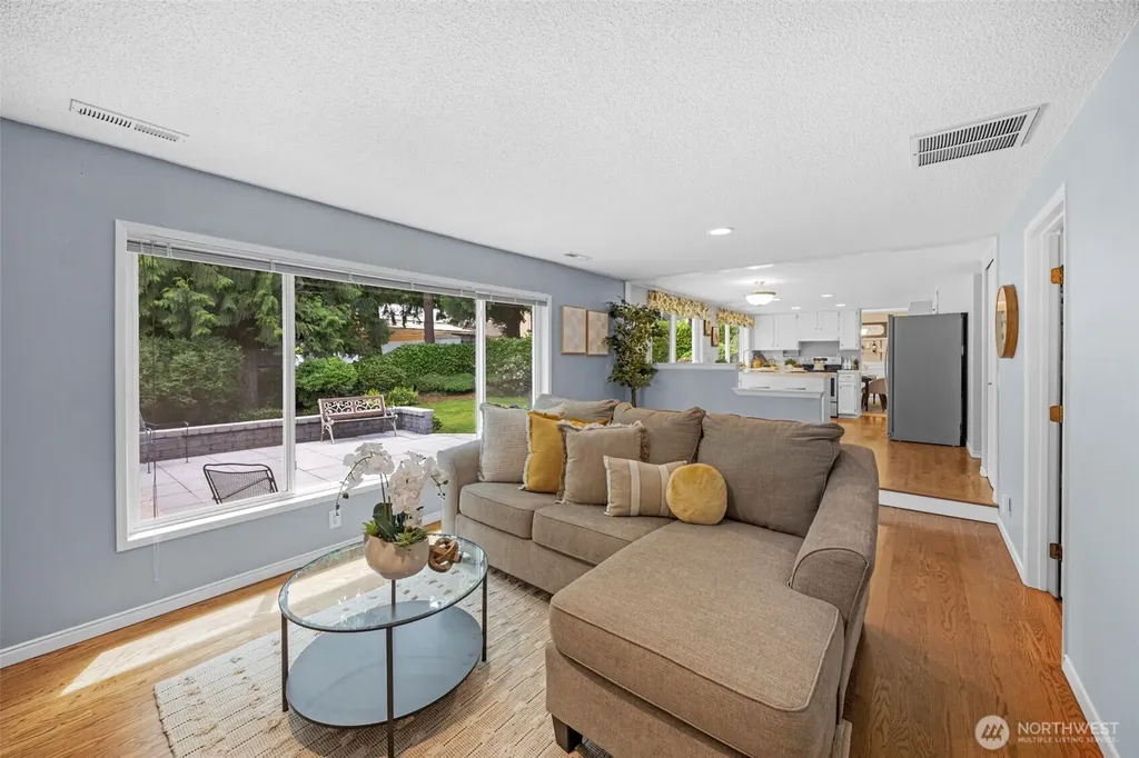 328 162nd Place SE Bothell WA 98012