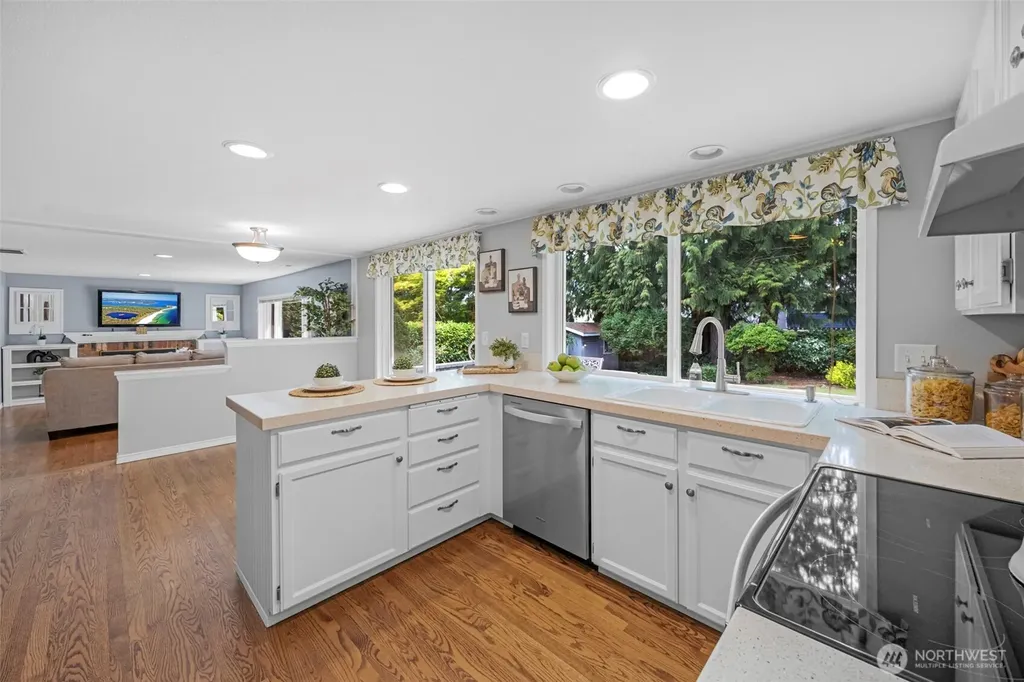 328 162nd Place SE Bothell WA 98012