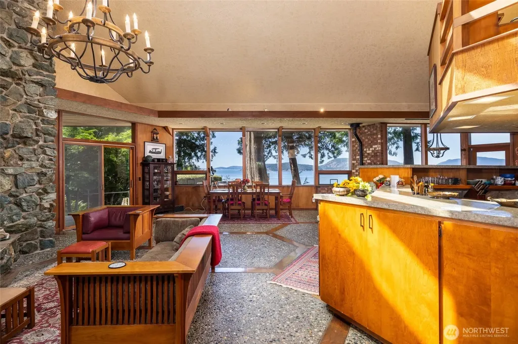 3559 Biz Point Road Anacortes WA 98221