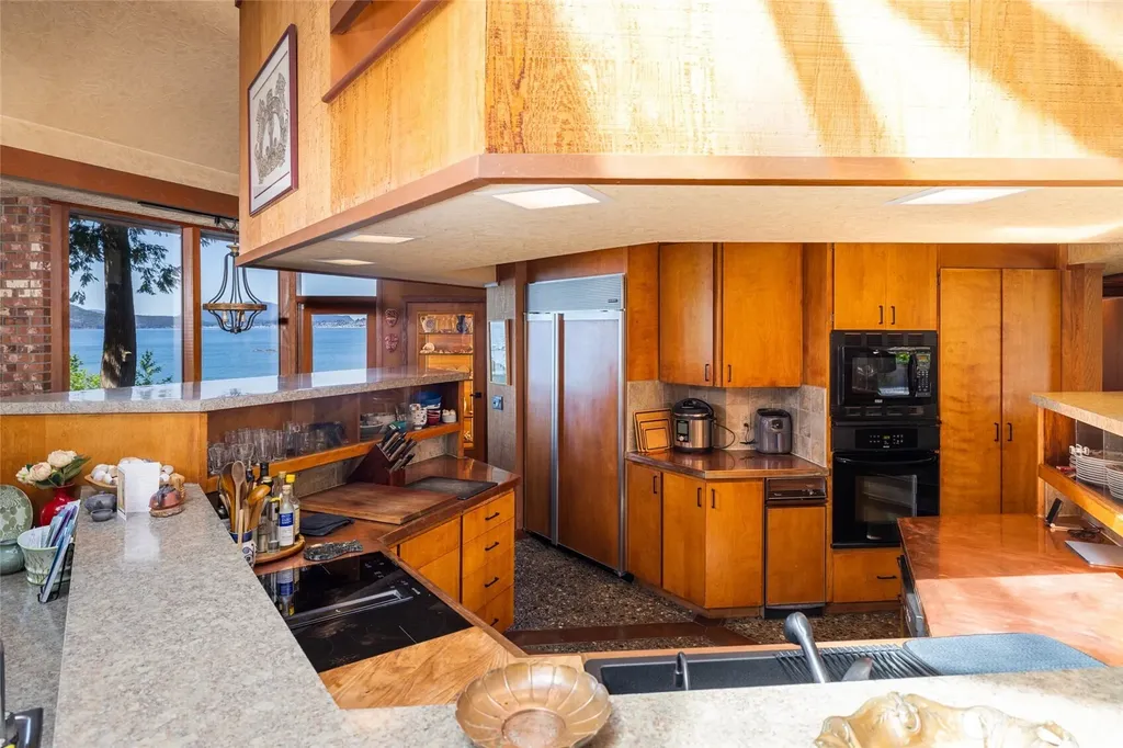 3559 Biz Point Road Anacortes WA 98221