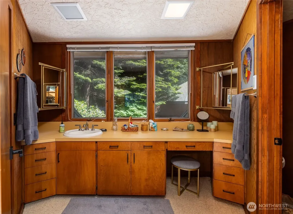 3559 Biz Point Road Anacortes WA 98221