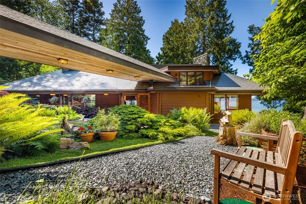3559 Biz Point Road Anacortes WA 98221