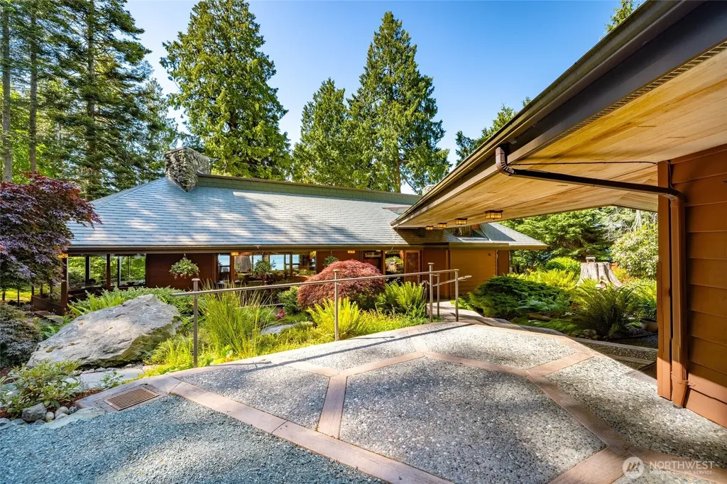 3559 Biz Point Road Anacortes WA 98221