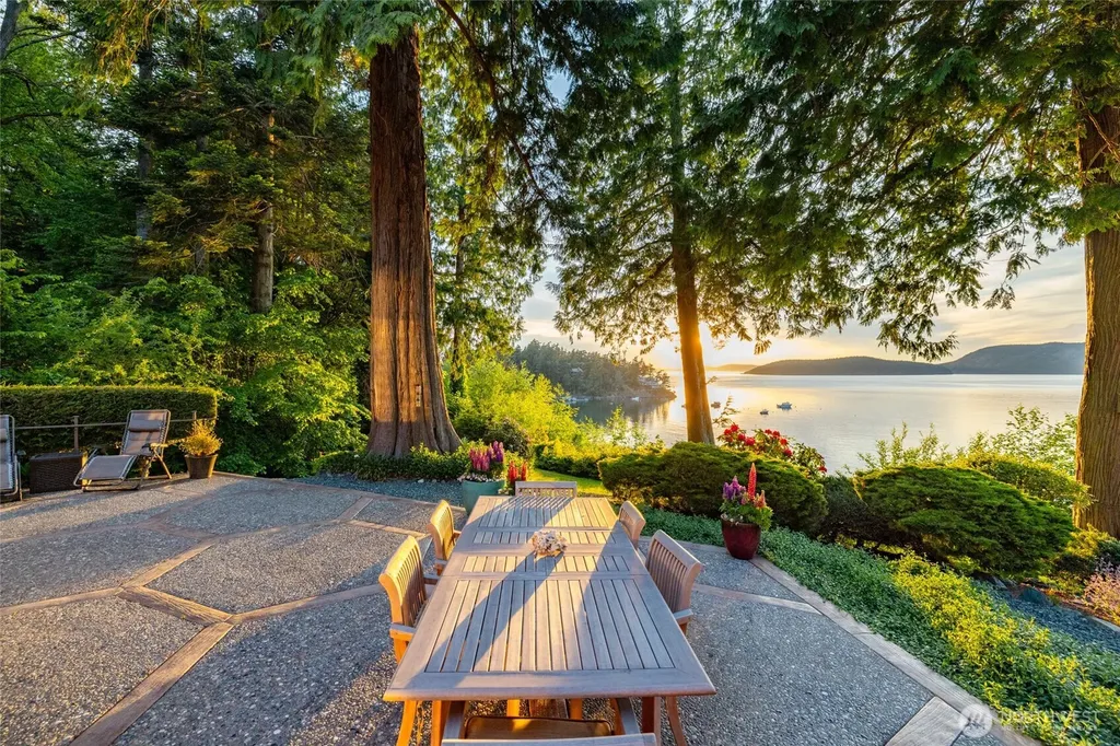 3559 Biz Point Road Anacortes WA 98221