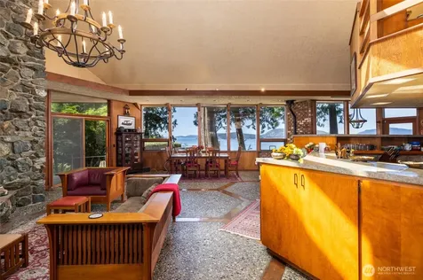 3559 Biz Point Road Anacortes WA 98221