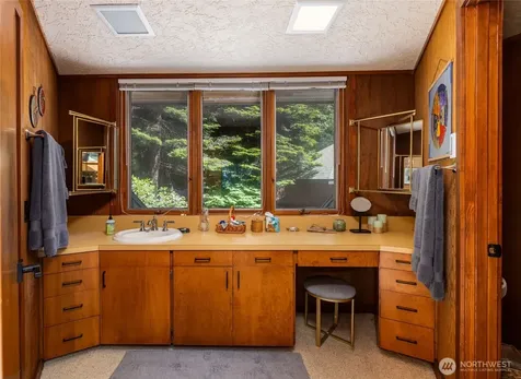 3559 Biz Point Road Anacortes WA 98221