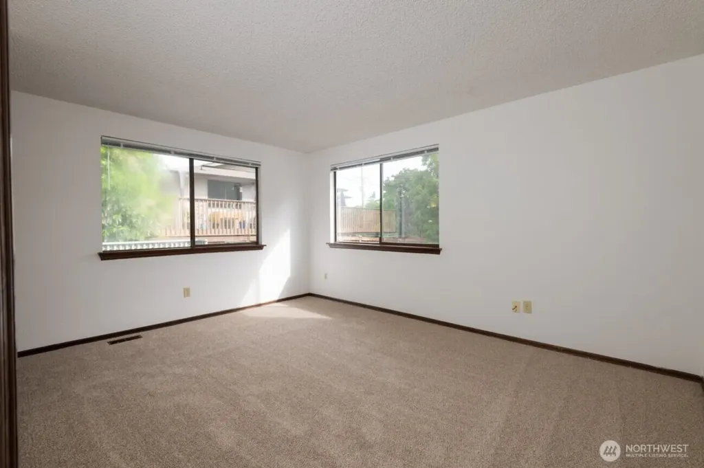 1702 Browns Point Boulevard Tacoma WA 98422