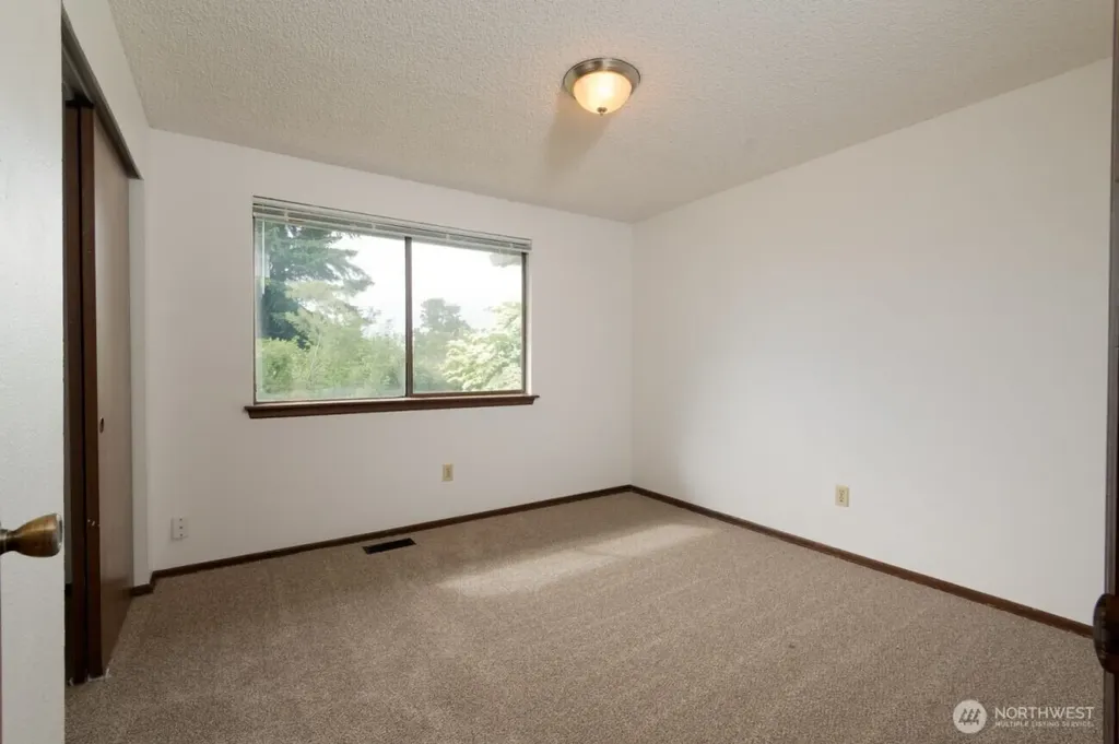 1702 Browns Point Boulevard Tacoma WA 98422