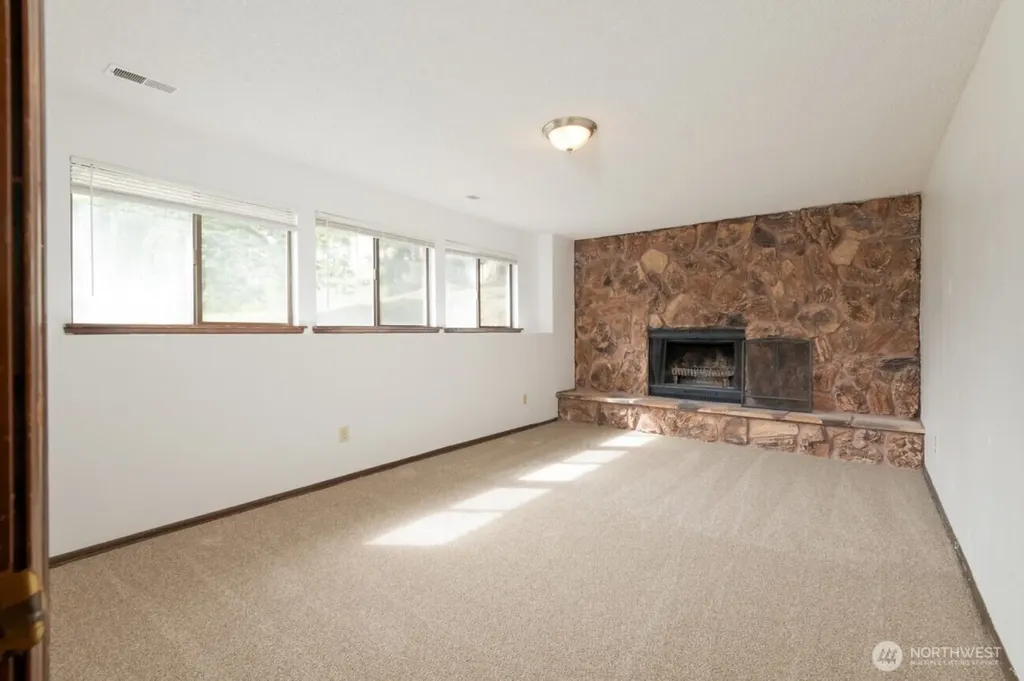 1702 Browns Point Boulevard Tacoma WA 98422