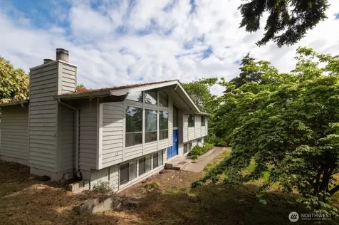 1702 Browns Point Boulevard Tacoma WA 98422