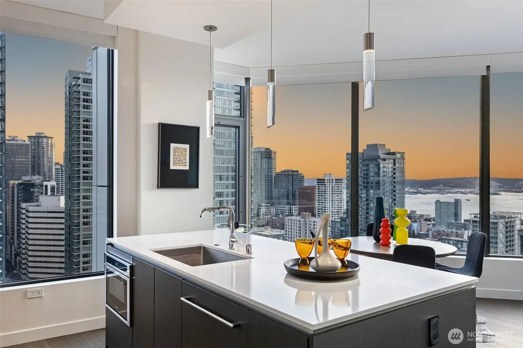 2510 6th Avenue Seattle WA 98121