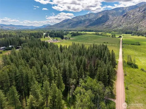 27 Kumm Road Mazama WA 98833