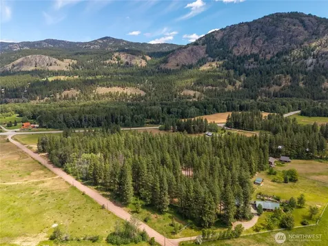 27 Kumm Road Mazama WA 98833