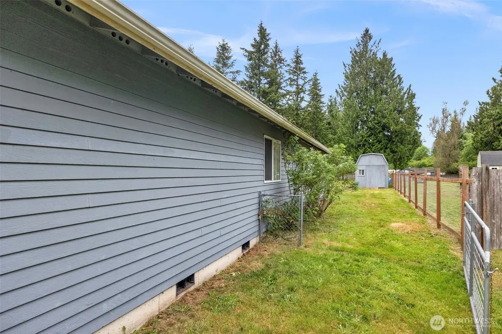 8405 319th Street NW Stanwood WA 98292