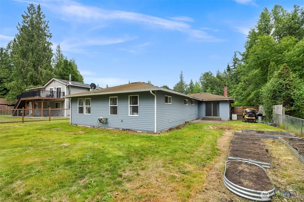 8405 319th Street NW Stanwood WA 98292