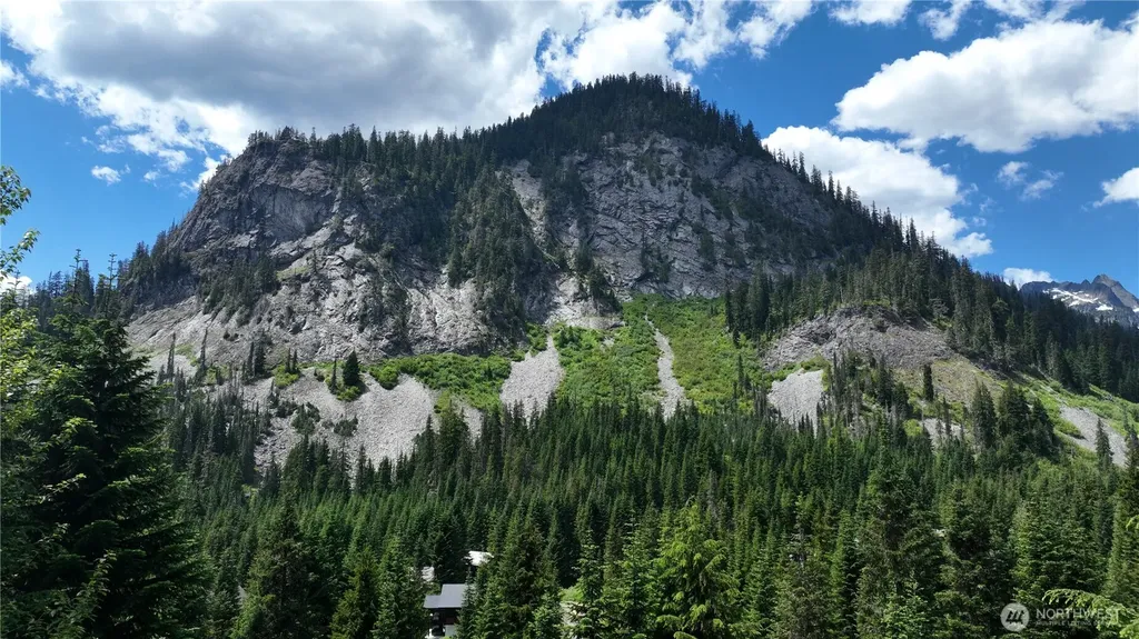 30 Saint Anton Snoqualmie Pass WA 98068