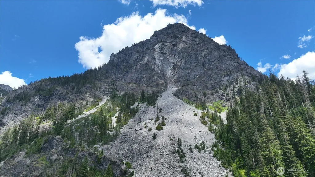 30 Saint Anton Snoqualmie Pass WA 98068