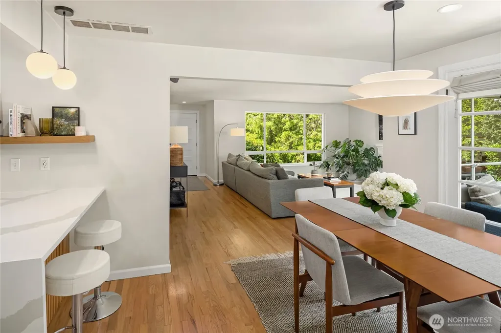 717 W Cremona Street Seattle WA 98119