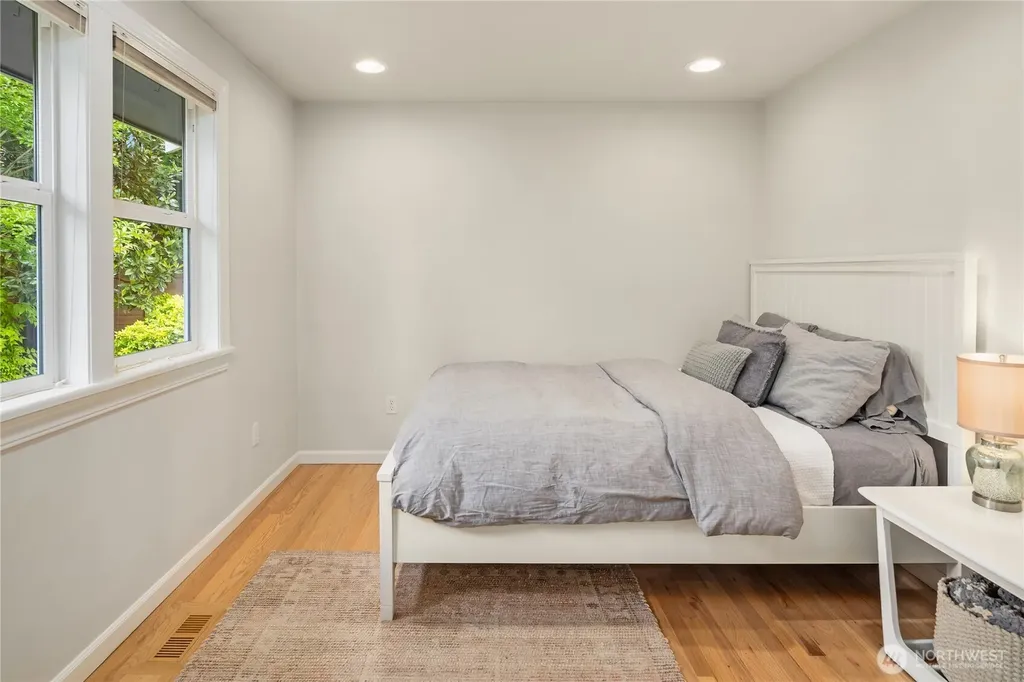 717 W Cremona Street Seattle WA 98119