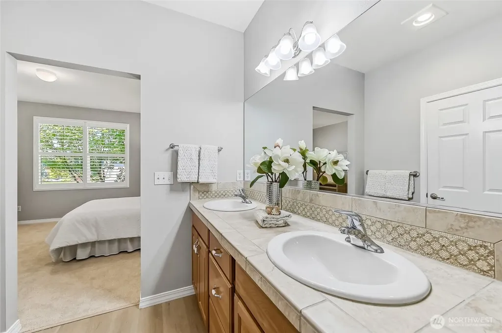 23753 NE Twinberry Way Redmond WA 98053