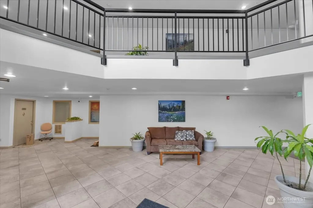 823 N 161st Place Shoreline WA 98133
