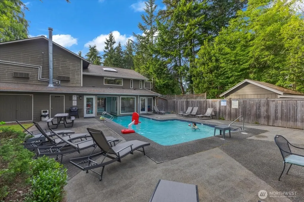 823 N 161st Place Shoreline WA 98133