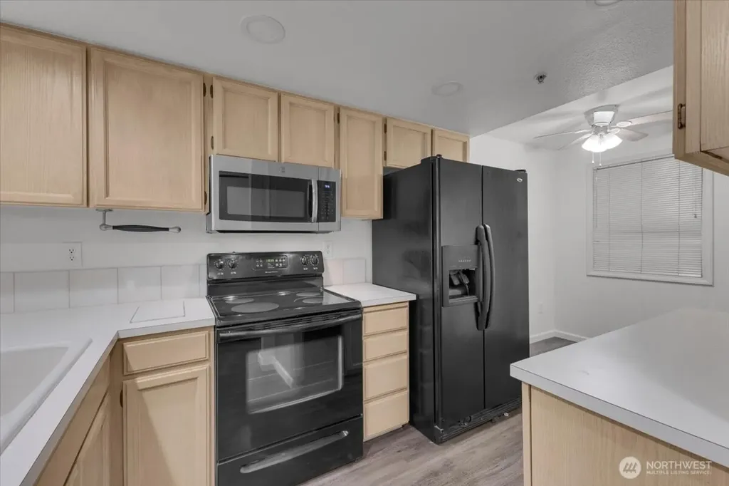 823 N 161st Place Shoreline WA 98133