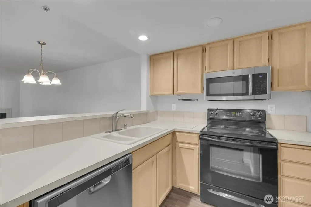823 N 161st Place Shoreline WA 98133