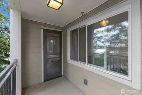 823 N 161st Place Shoreline WA 98133