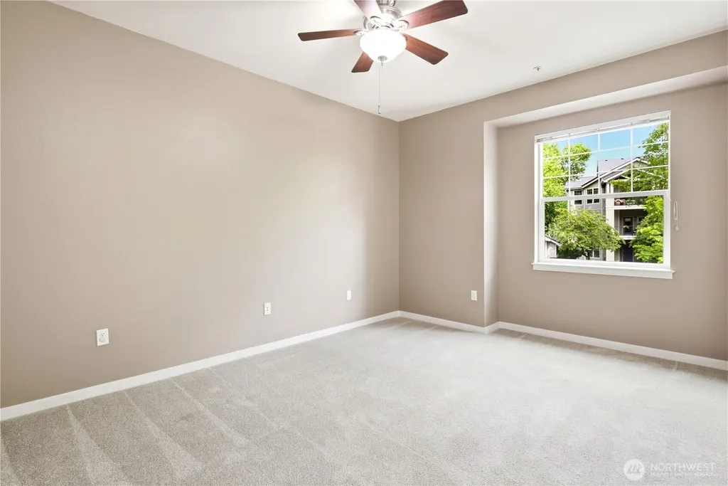 4323 Issaquah-pine Lake Road SE Sammamish WA 98075