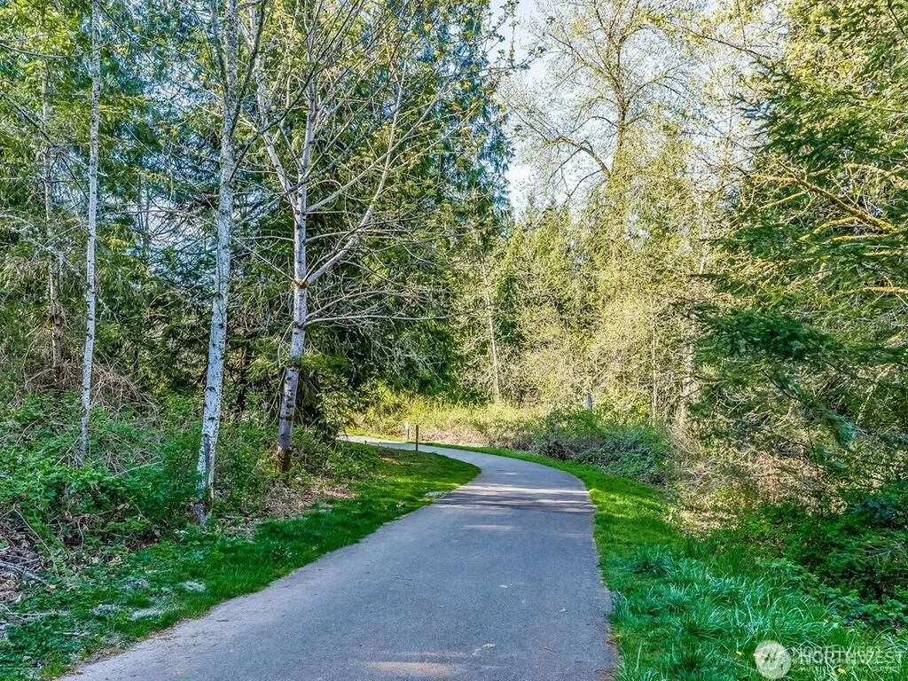 4323 Issaquah-pine Lake Road SE Sammamish WA 98075