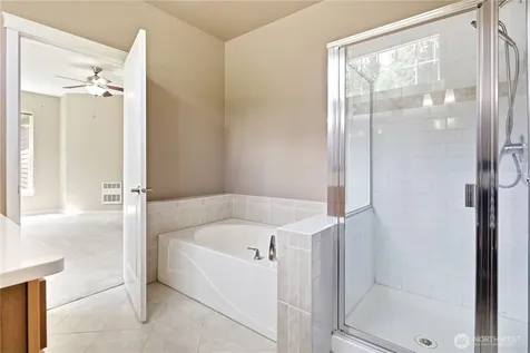 4323 Issaquah-pine Lake Road SE Sammamish WA 98075