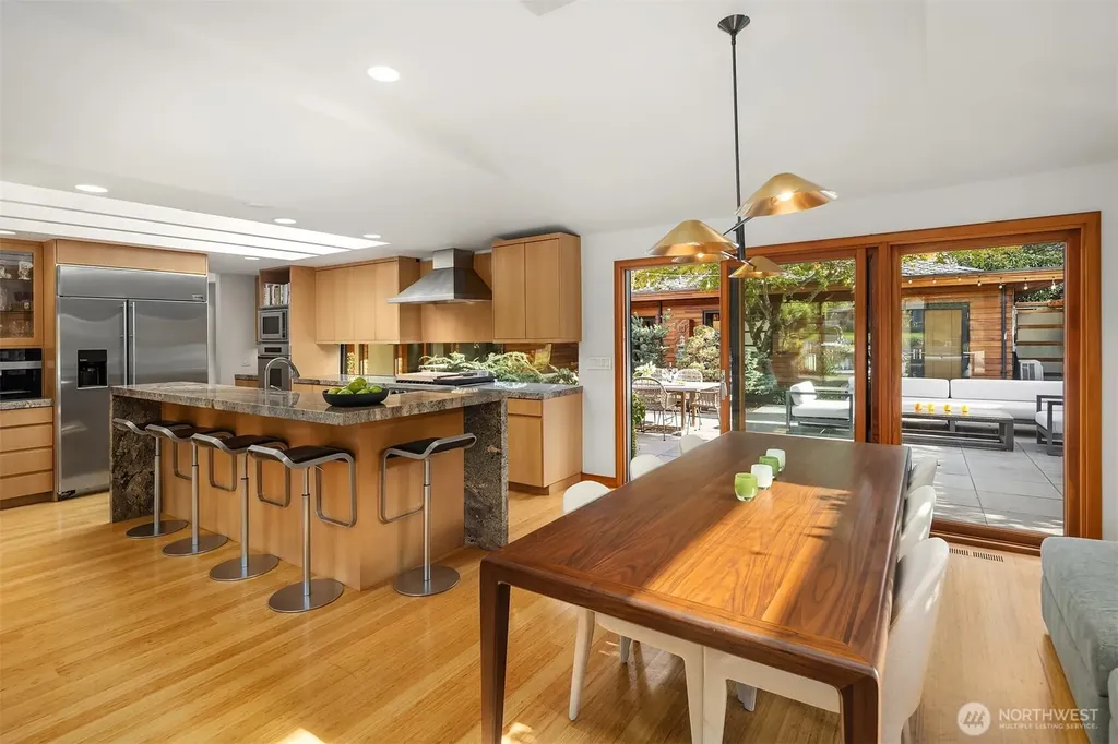 3033 Fairweather Place Hunts Point WA 98004